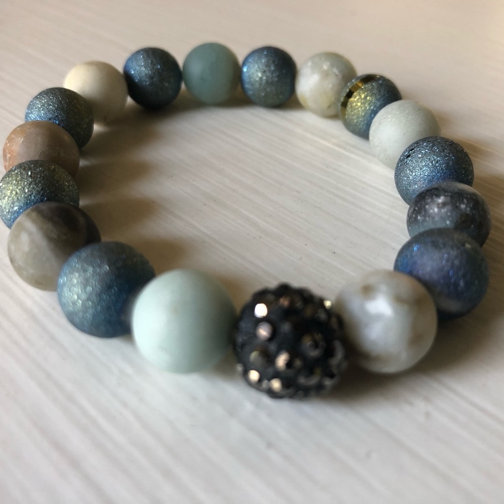 Eye catching blue and gold beaded bracelet!